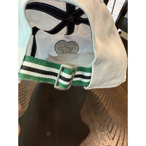 ‘47 women’s Dallas Stars NHL adjustable hat white with heart logo - Picture 6 of 9